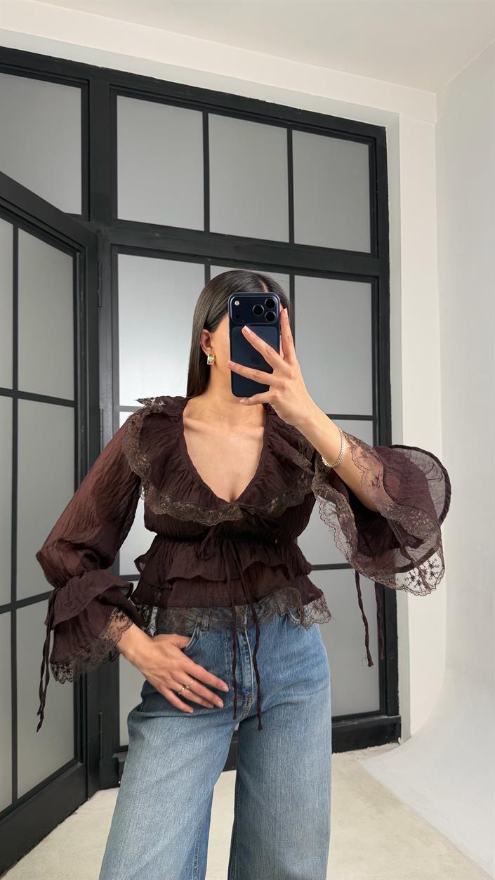 Acı Kahve Fırfır Detaylı Transparan Bluz GAUS-01343