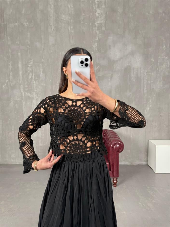 Jina Siyah İşlemeli Triko