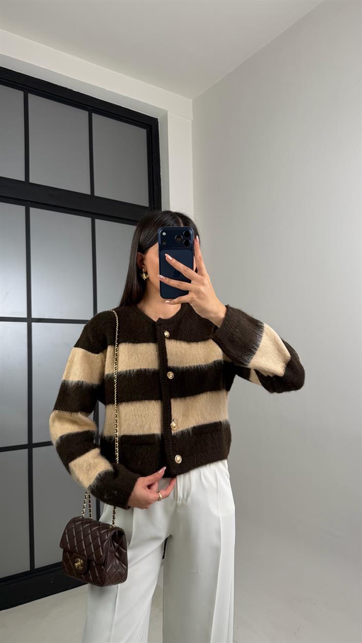 Acı Kahve Gold Düğmeli Şeritli Triko Hırka GAUS-00859