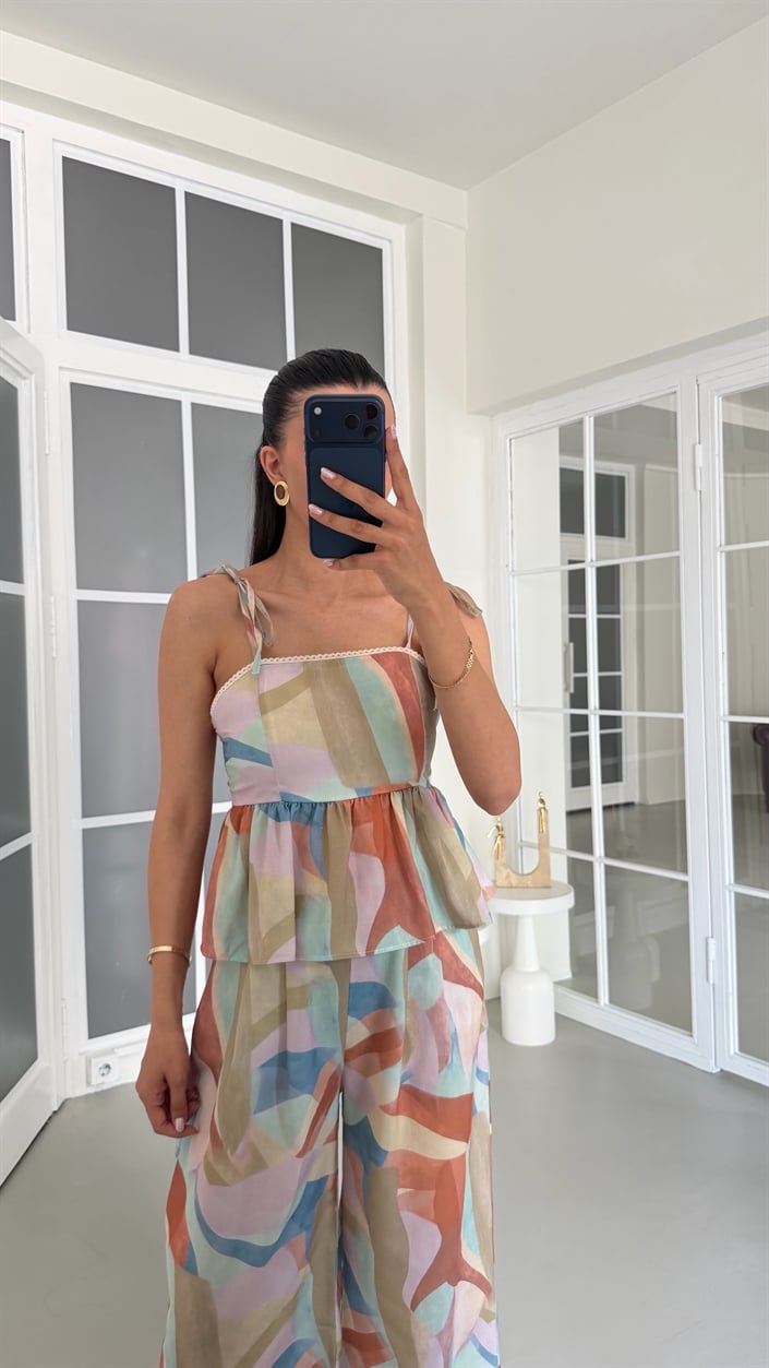 Çok Renkli Ayarlanabilir Askılı Beli Lastikli Crop Pantolon İkili Desenli Takım GAUS-01749