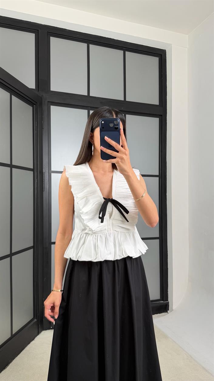 Ekru Zr Model Kurdele Detaylı Tasarım Bluz GAUS-01535
