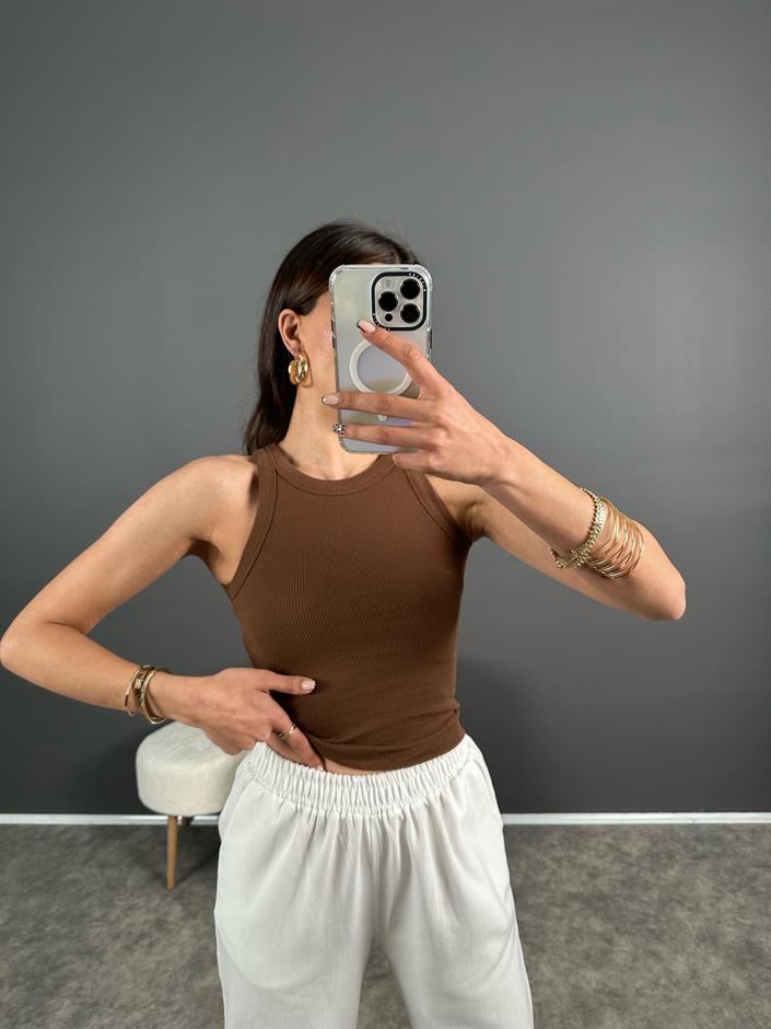 Kahverengi Halter Yaka Atlet
