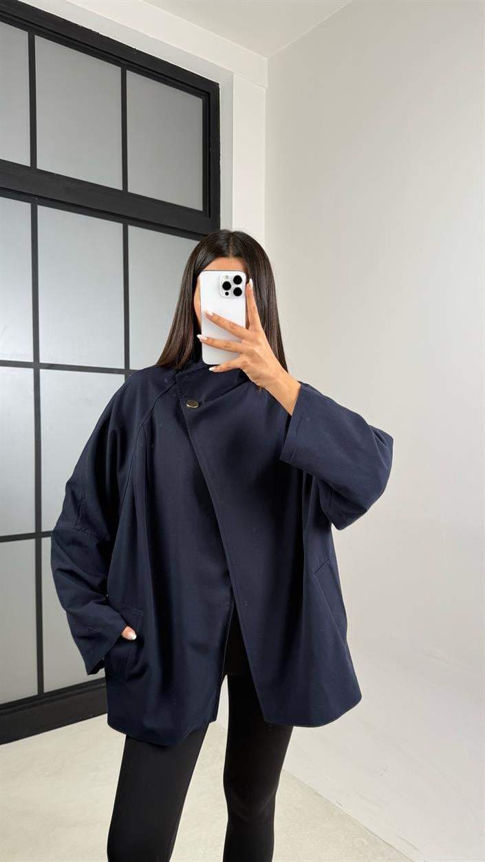 Lacivert Dik Yaka Cepli Astarlı Asimetrik Tasarım Trençkot GAUS-00476