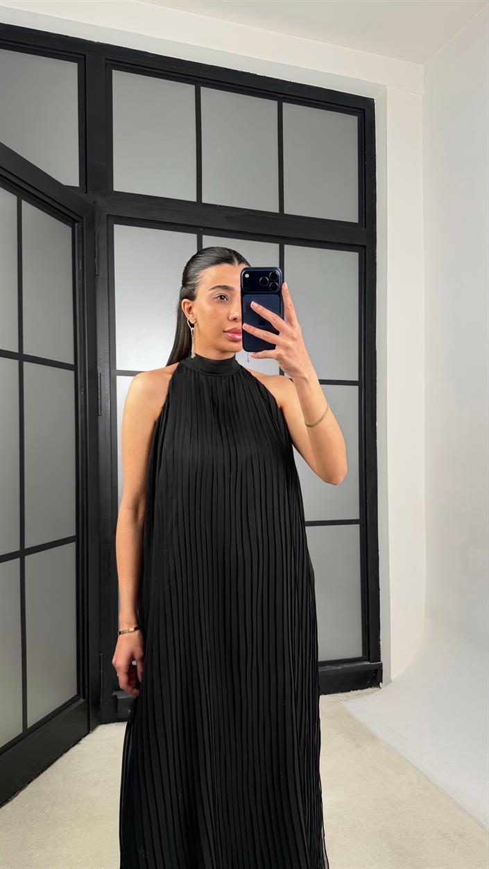 Siyah Boyundan Bağlamalı Astarlı Pileli Tasarım Elbise GAUS-01363