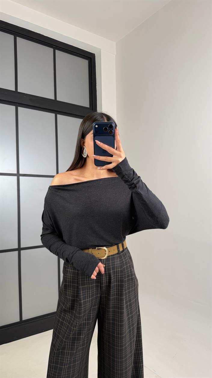Füme Kayık Yaka Yumuşak Dokulu Bluz GAUS-00895