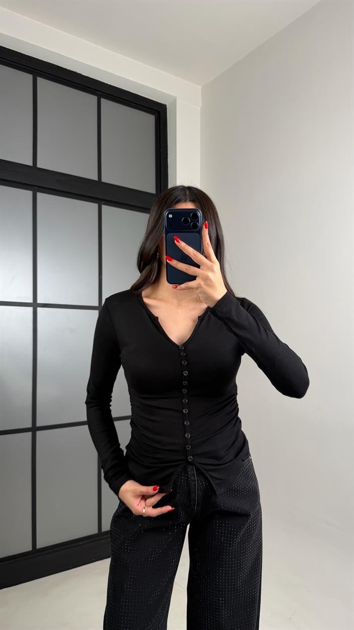 Siyah Düğme Detaylı Bluz GAUS-00960