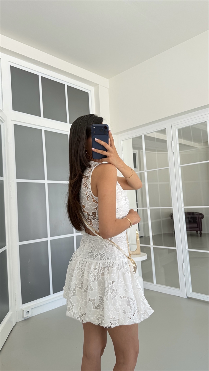 Beyaz Çiçek Brodeli İPKYL Premium Mini Elbise GAUS-01734