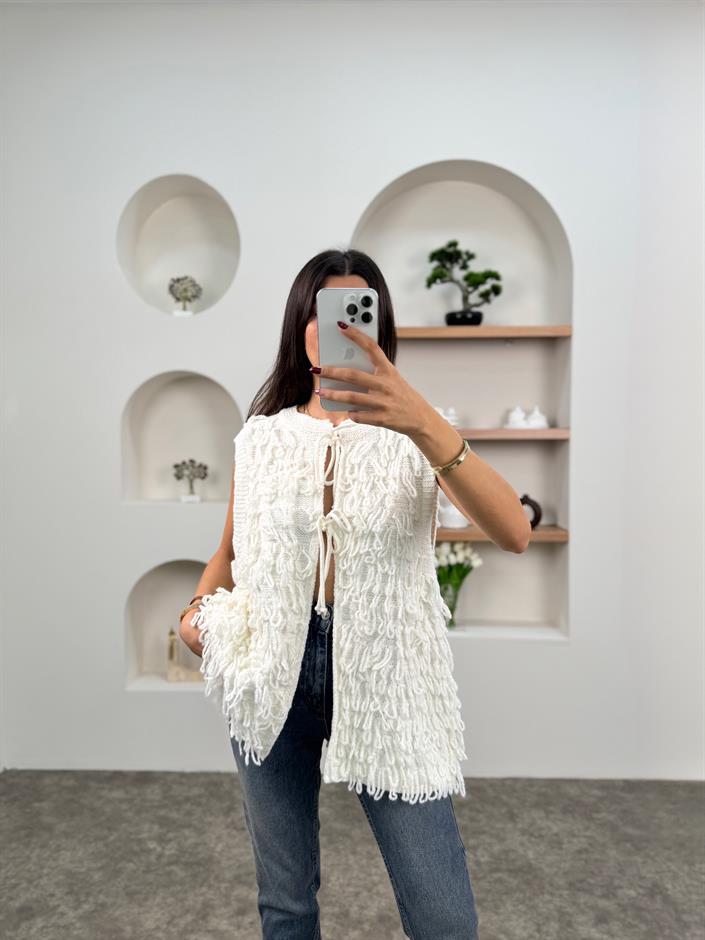 Sage Ekru Püsküllü Bağlamalı Triko Yelek