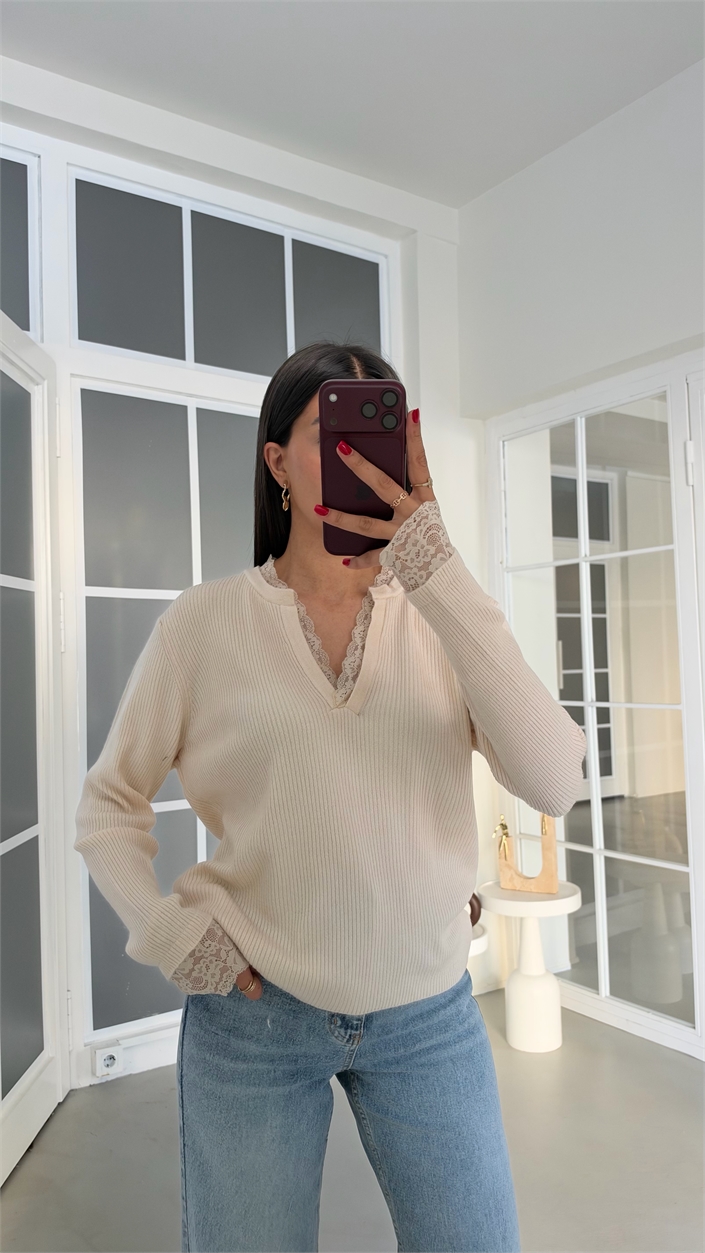 Krem Yakası Dantelli Kazak GAUS-02248