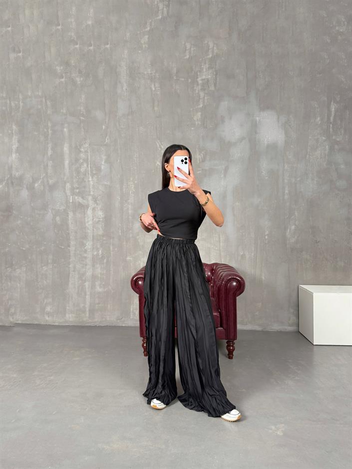 Helori Siyah Rahat Kırışık Pantolon