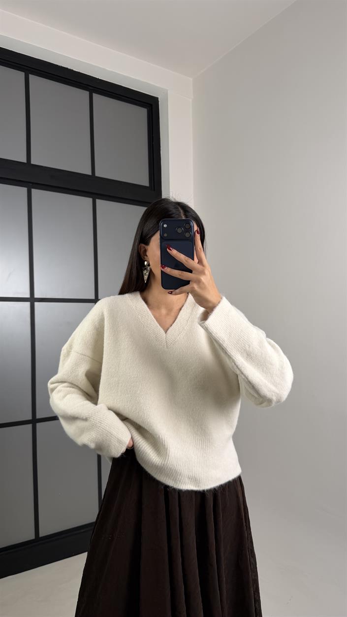 Krem V Yaka Yumuşak Dokulu Kazak GAUS-00689