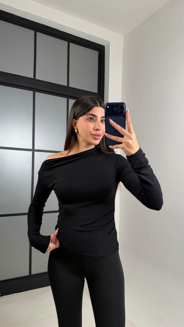 Siyah Kayık Yaka Örme Bluz GAUS-00872