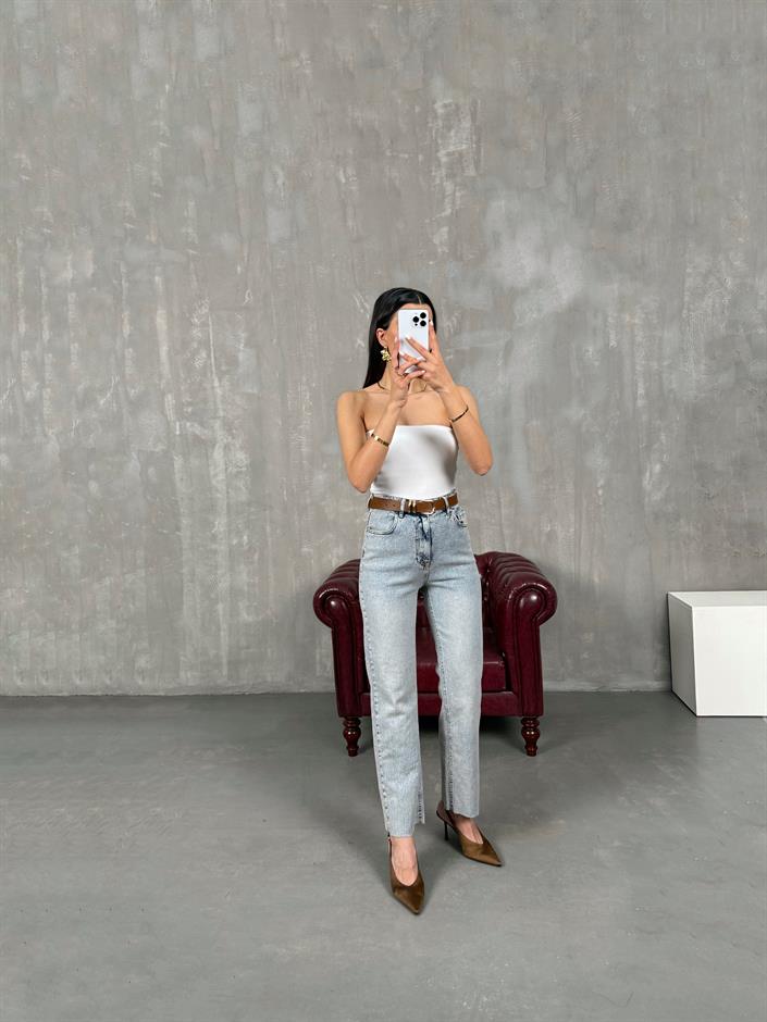 Eris Açık Mavi Kemerli Kesik Paça Jean