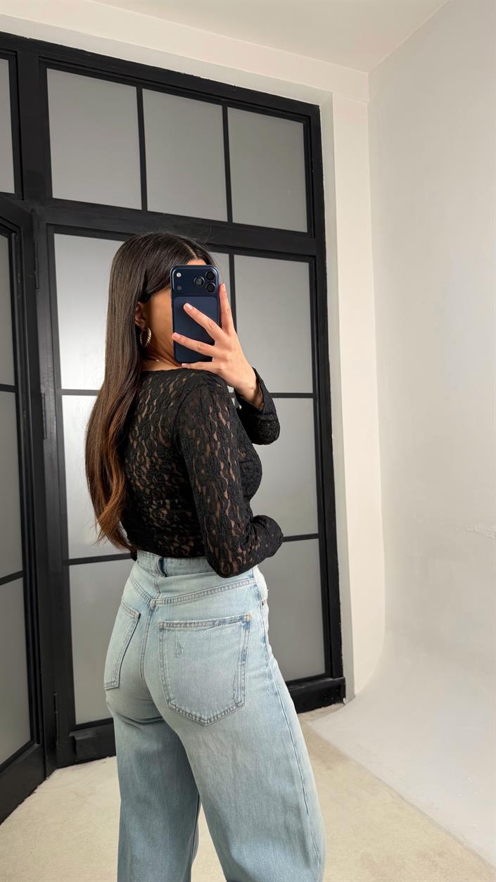 Siyah Kolye Detaylı Dantelli Bluz GAUS-01293