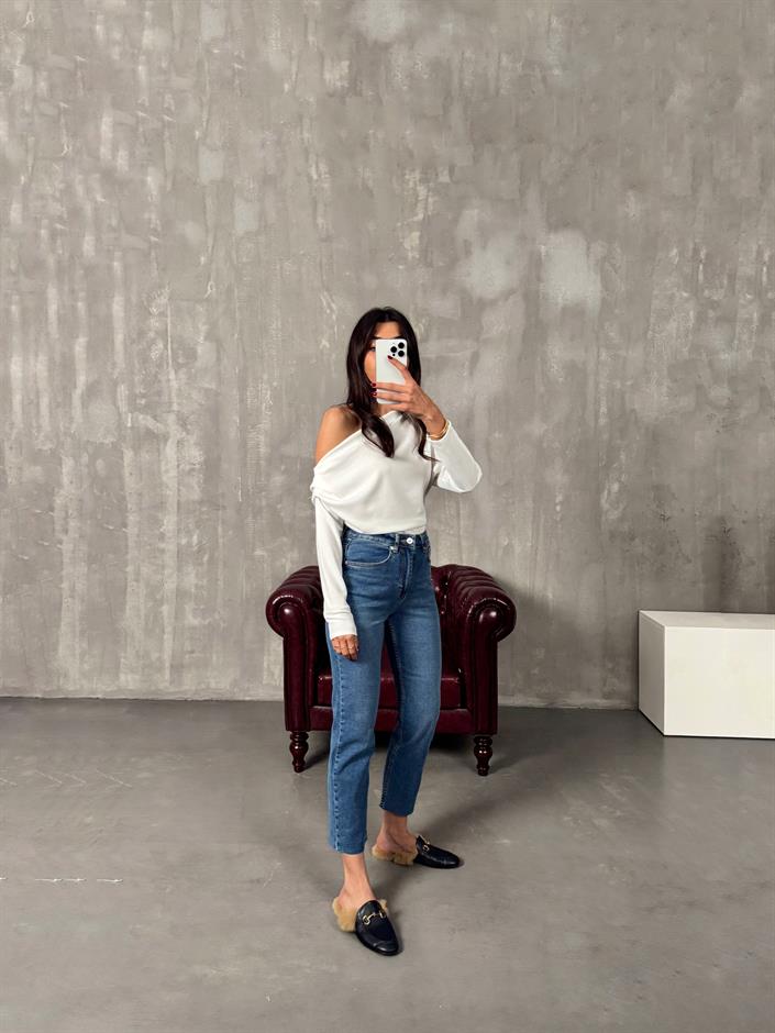 Benet Orta Mavi ZR Kesik Paça Likralı Mom Jean