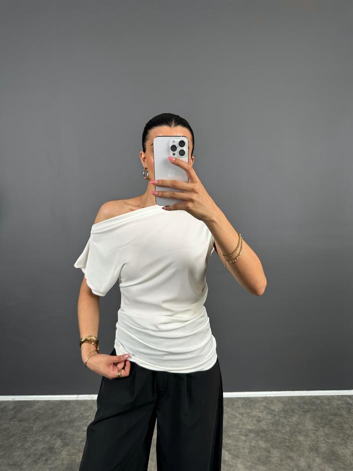 Esa Beyaz Kayık Yaka Büzgülü Fitilli Bluz