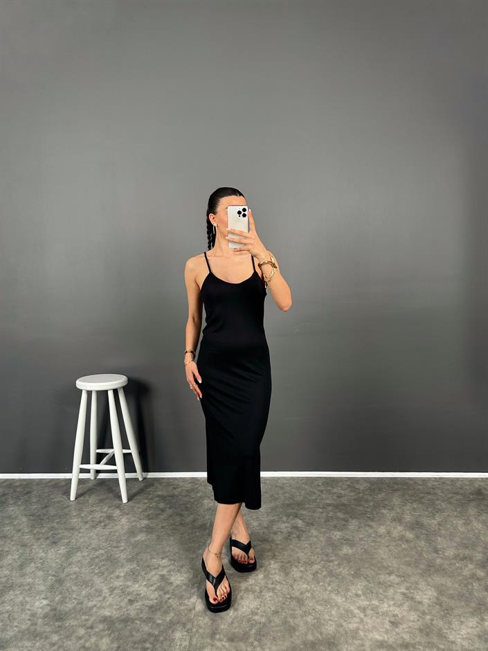 Karlee Siyah İp Askılı Yırtmaçlı Elbise