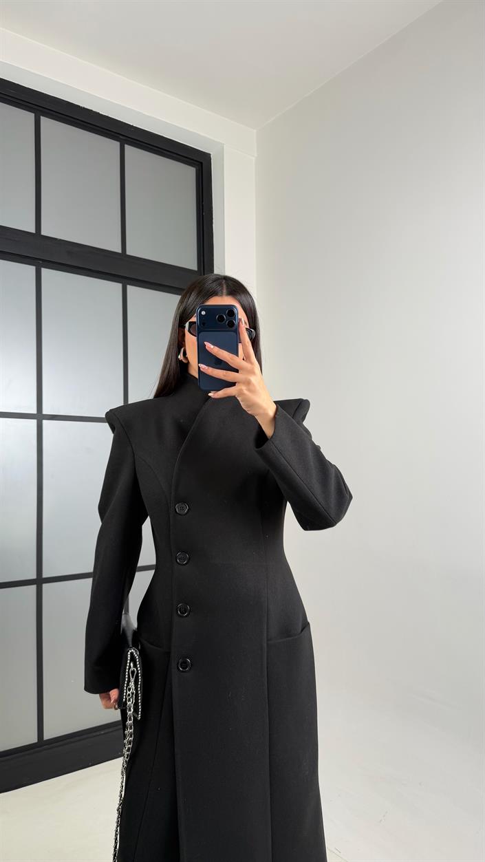 Siyah Slim Cut Vatkalı Astarlı Önü Düğmeli Kaban GAUS-00835