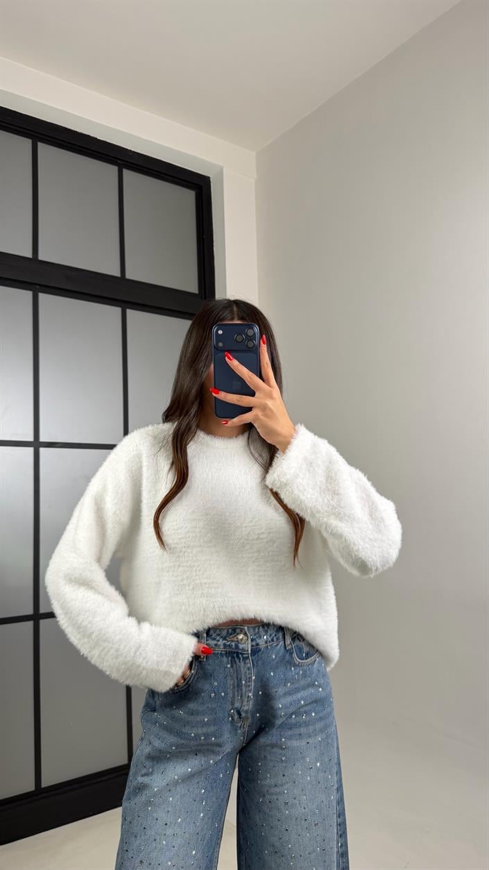 Beyaz Yumuşak Dokulu Triko Kazak GAUS-00967