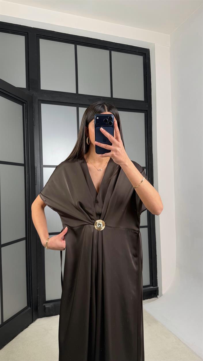 Acı Kahve Gold Toka Detaylı Kuşaklı Saten Elbise GAUS-01281
