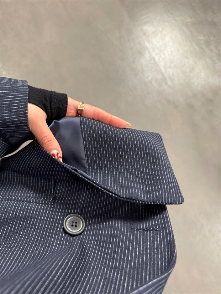 Linda Lacivert Çizgili Astarlı Blazer Ceket