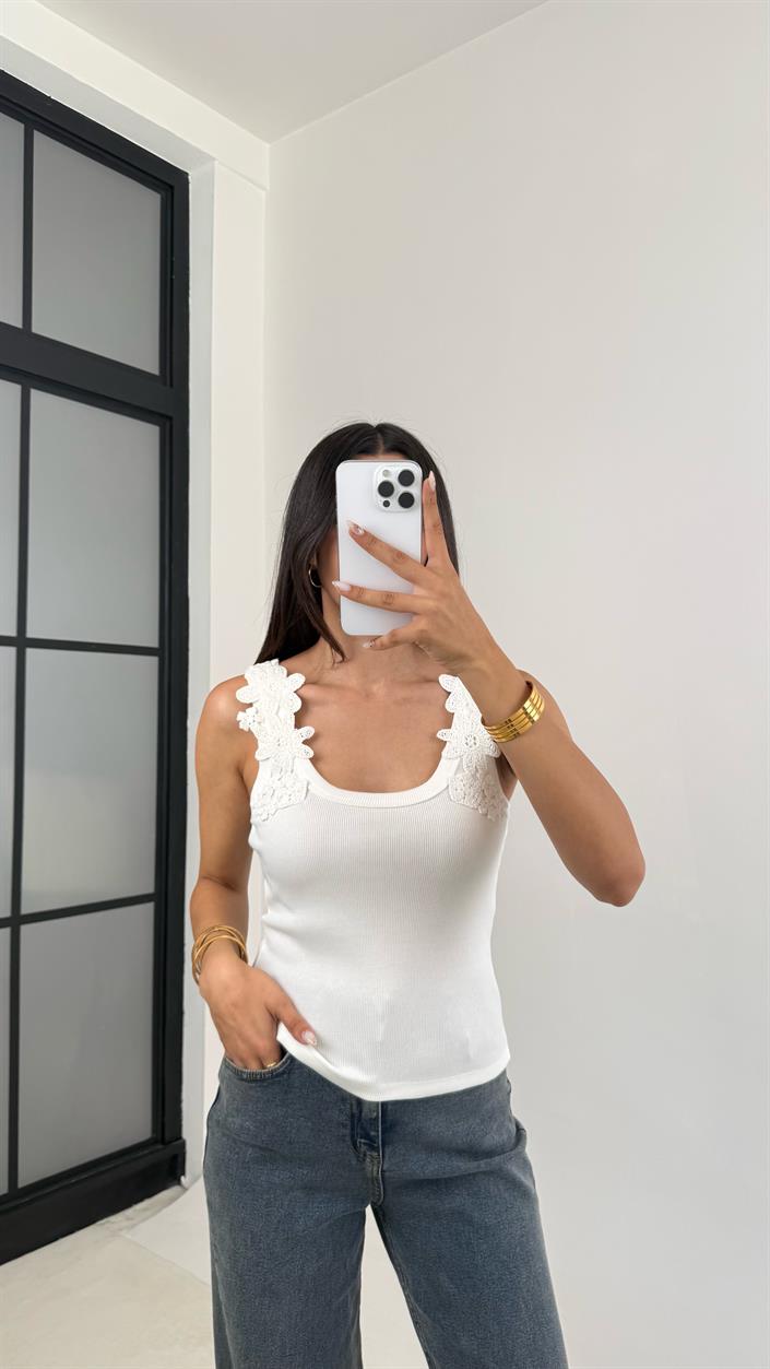 Beyaz Çiçek Dantel Nakışlı Basic Atlet GAUS-0060