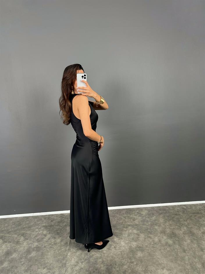 Katre Siyah Belden Büzgülü Sıfır Kol ZR Model Saten Elbise