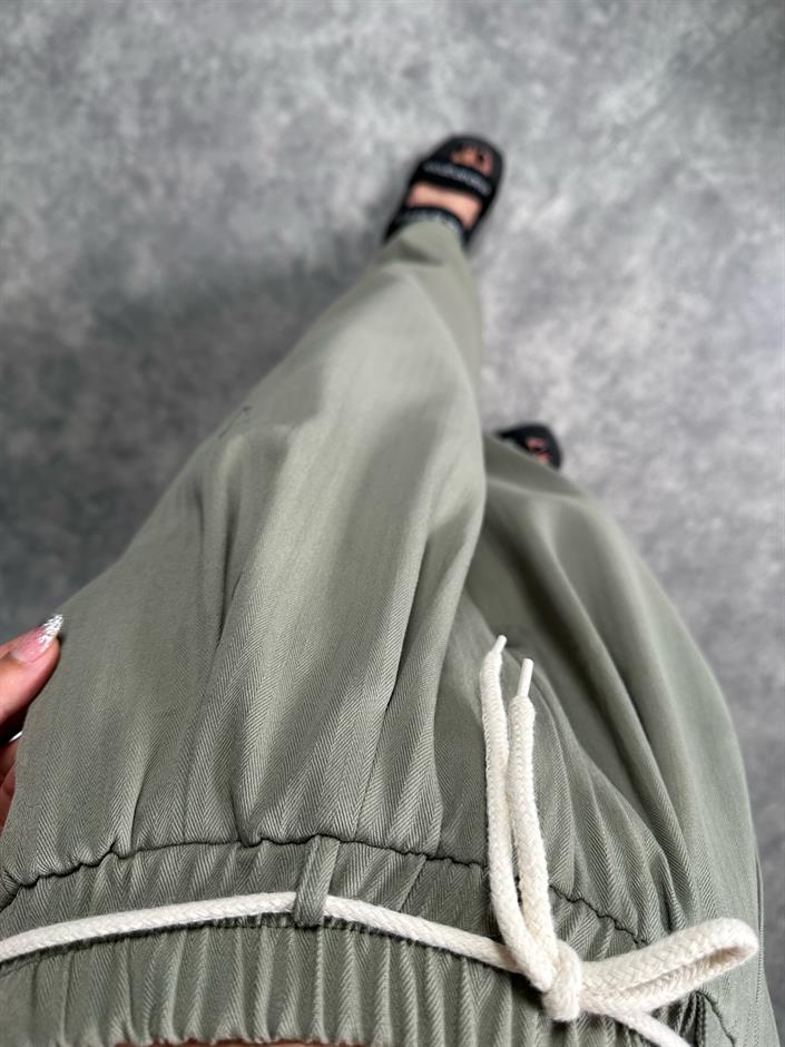 Haki Kemer Detaylı Gabardin Pantolon 