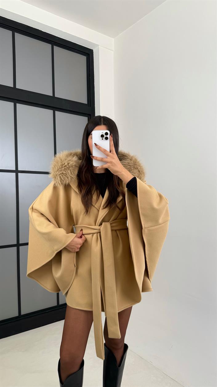 Camel Kapüşonlu Yaka Kürk Detaylı Kuşaklı Premium Panço GAUS-00481