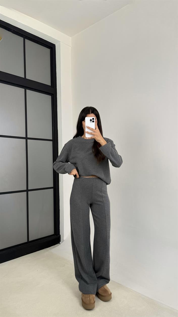 Gri Bisiklet Yaka Üst Beli Lastikli Pantolon Basic Yumuşak Triko Takım GAUS-00109