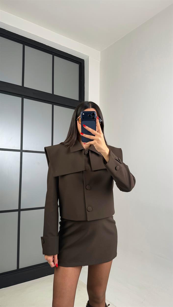 Acı Kahve Astarlı Düğme Detaylı Kare Yaka Ceket Etek Premium Kumaş Takım GAUS-00975