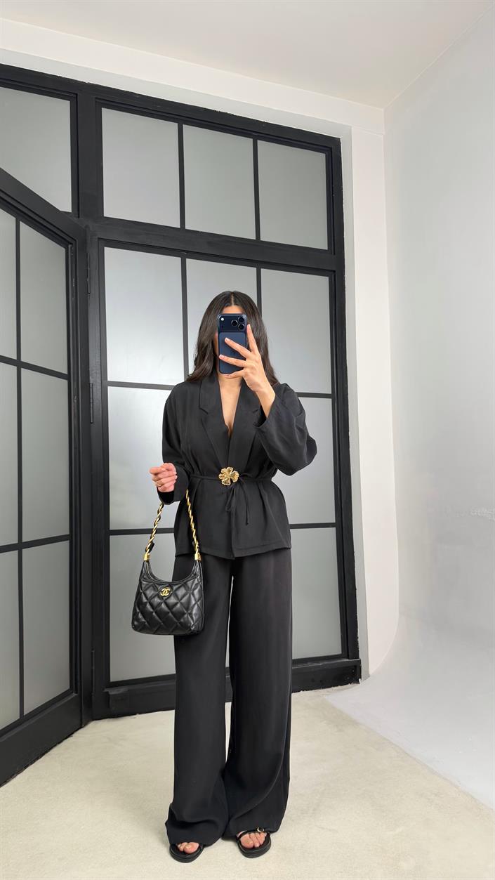 Siyah Broş Detaylı Kimono Beli Lastikli Pantolon Takım GAUS-01345