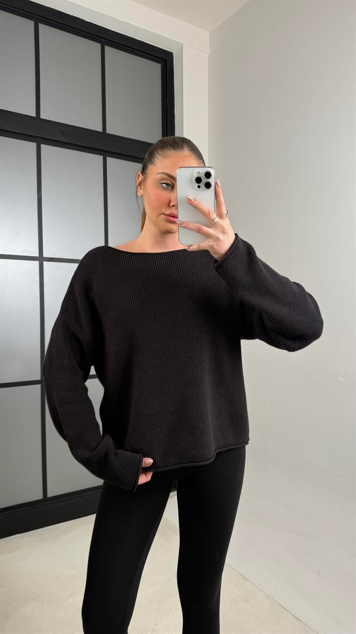 Siyah Kayık Yaka Triko Kazak GAUS-01043