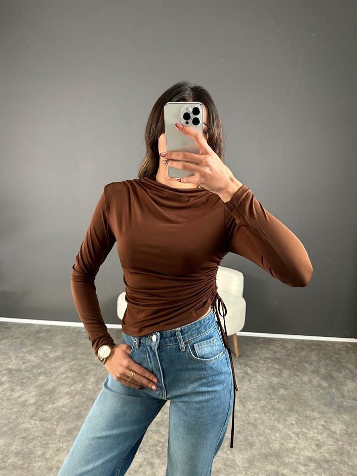 Kahverengi Yandan Büzgülü Bluz