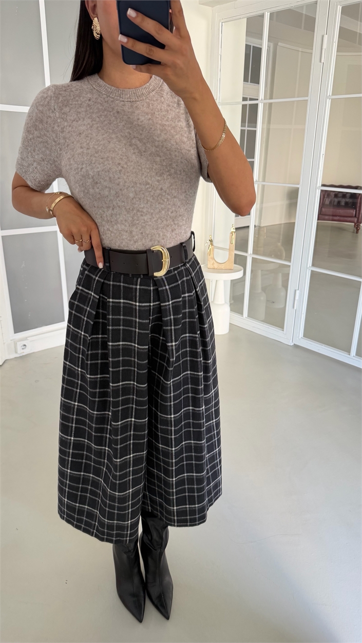 Siyah Ekose Desenli Kemerli Bol Paça Pantolon GAUS-02005
