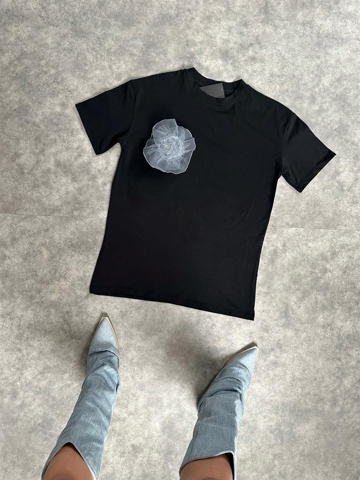 Siyah Gri Çiçekli Basic Tshirt
