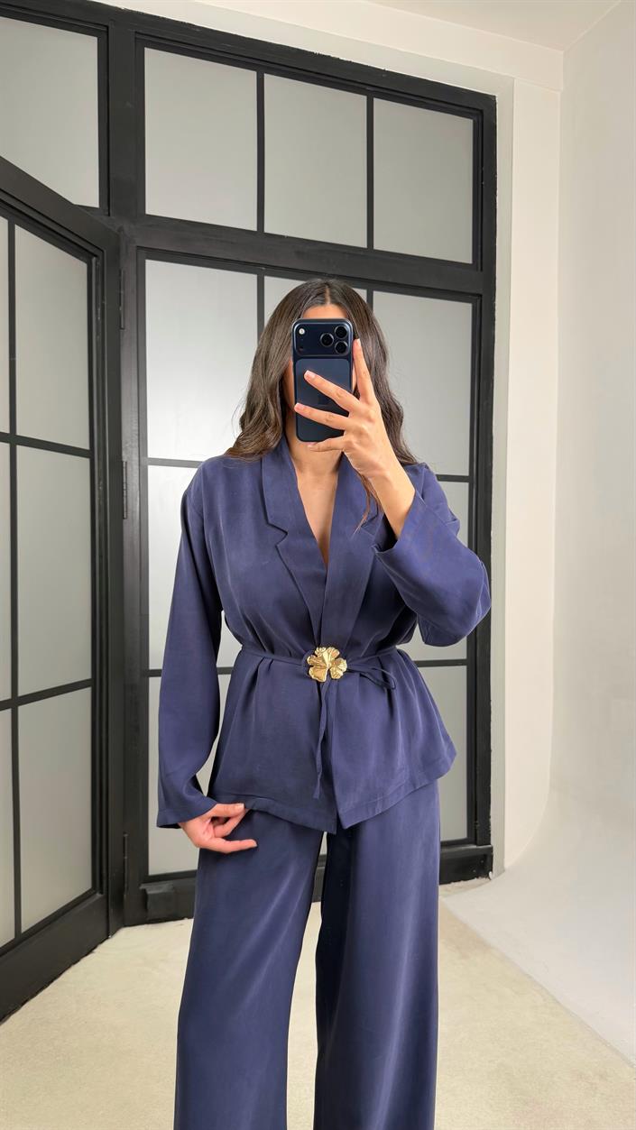 Lacivert Broş Detaylı Kimono Beli Lastikli Pantolon Takım GAUS-01345