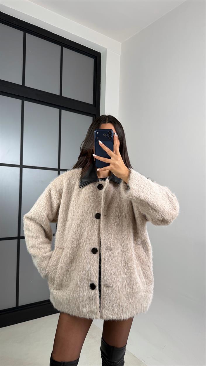 Ekru Deri Yaka Detaylı Astarlı Peluş Ceket GAUS-00595