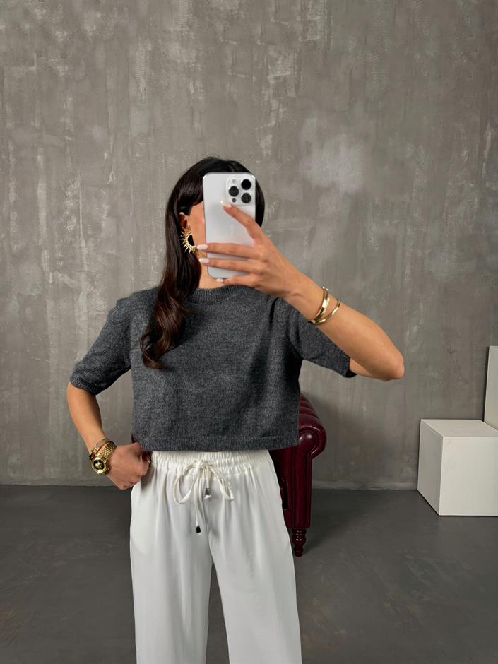 MNG Antrasit Kısa Kol Crop Model Triko