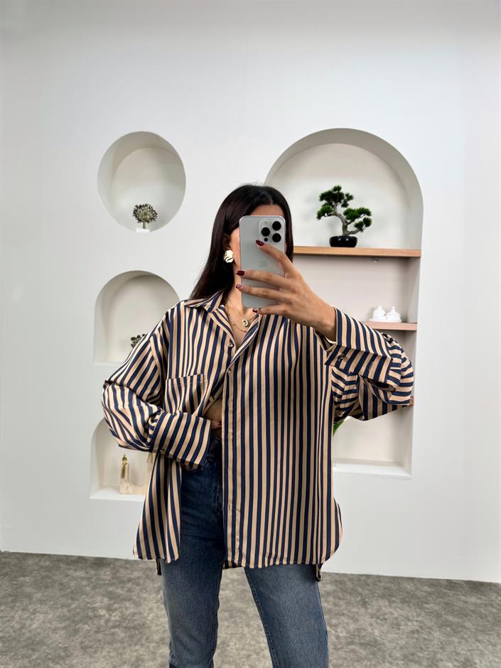 Zeta Bej Lacivert Çizgili Oversize Gömlek