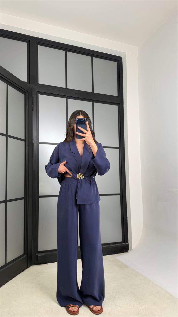 Lacivert Broş Detaylı Kimono Beli Lastikli Pantolon Takım GAUS-01345