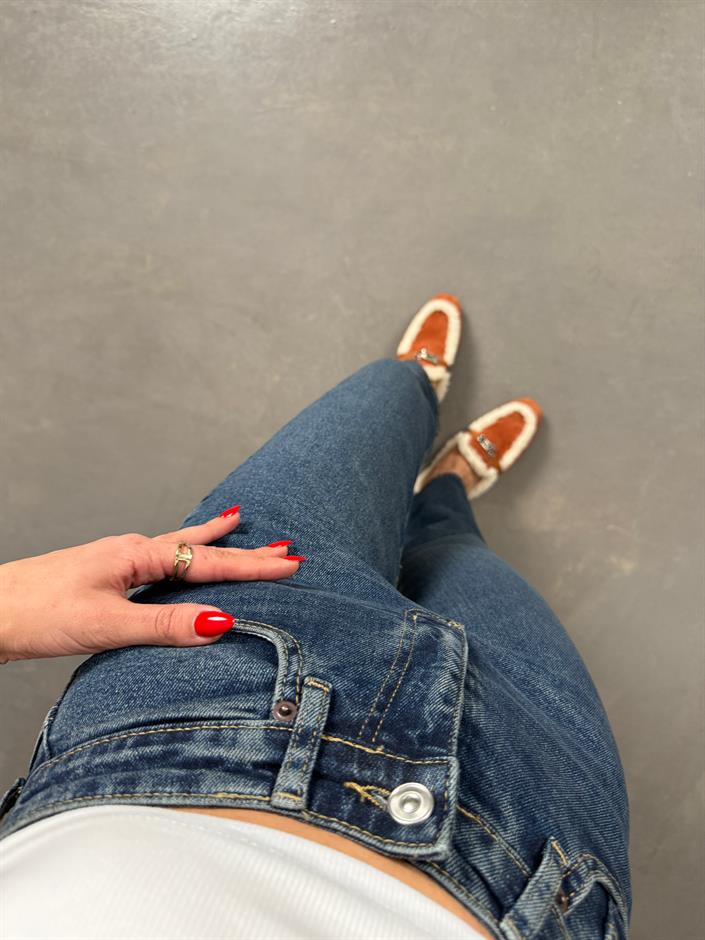 Edvin Koyu Mavi Flare Jean