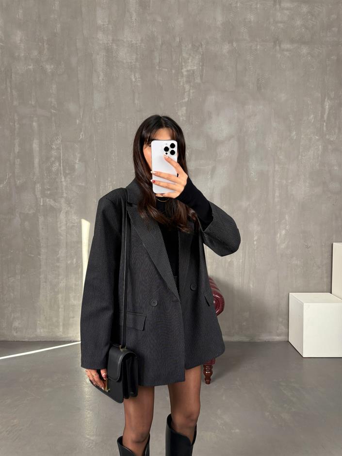Linda Siyah Çizgili Astarlı Blazer Ceket