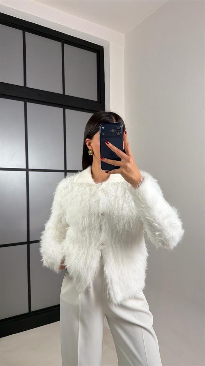 Beyaz Çiçek Düğmeli Sakallı Triko Hırka GAUS-00709