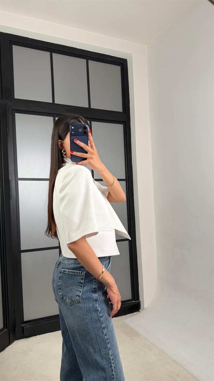 Beyaz Kısa Kollu Crop Ceket GAUS-01561
