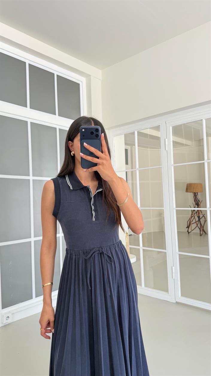 Lacivert Polo Yaka Muadil Beli Lastikli Pileli Elbise GAUS-01669