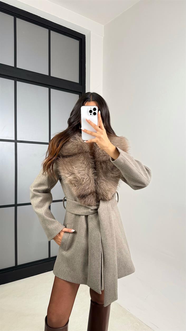 Vizon Yaka Kürk Detaylı Kuşaklı Kaban GAUS-00600