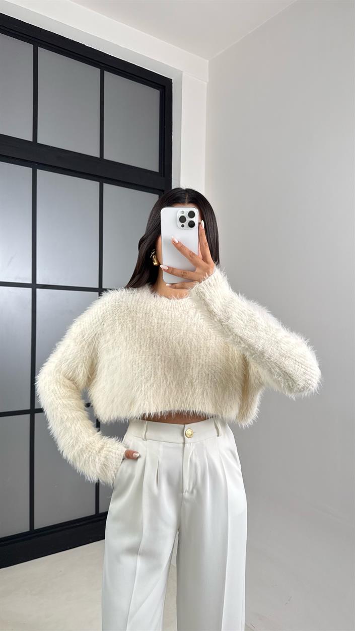 Ekru Yumuşak Dokulu Crop Kazak GAUS-00490