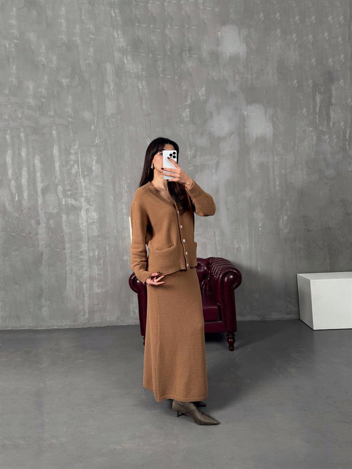 Abel Camel Taş Düğmeli Hırka Etek Yumuşak Triko Takım