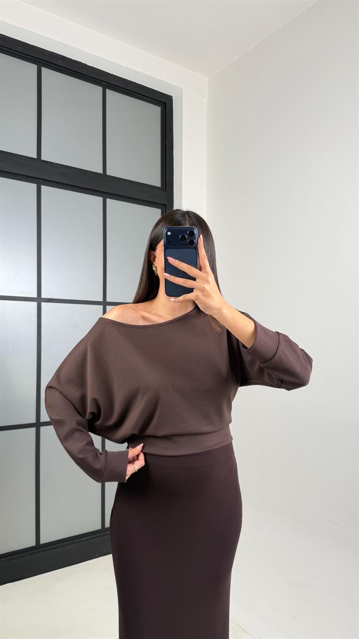 Acı Kahve Kayık Yaka Modal Kumaş Bluz GAUS-00795